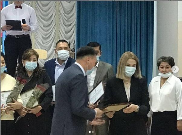 109 ЖББ мектеп директорының оқу ісі меңгерушісі Смағұлов Айдос Қашқынбайұлы Жетісу ауданы әкімі Гулнар Кокобаеваның алғыс хатымен марапатталды.