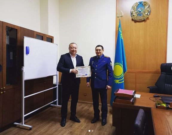 “Ең үздік мектеп”