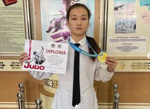 Дзюдо күресінен 2008-2009, 2010-2011, 2012-2013, 2014-2015 жылы туылған кіші жасөсперімдер арасында ашық турнирде 40 кг салмақ дәрежесінде 1 орын алғаны үшін 6 “а” сынып оқушысы Жаркимбек Жанель марапатталды🌹
